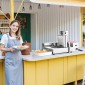 VEVOR Εμπορική αυτόματη μηχανή ντόνατς, εξοπλισμός παρασκευής λουκουμάδων 4 σειρών, 240 τμχ/ώρα Ηλεκτρικός παρασκευαστής ντόνατ υψηλής ισχύος, αυτόματη φριτέζα από ανοξείδωτο χάλυβα, με έξυπνο έλεγχο