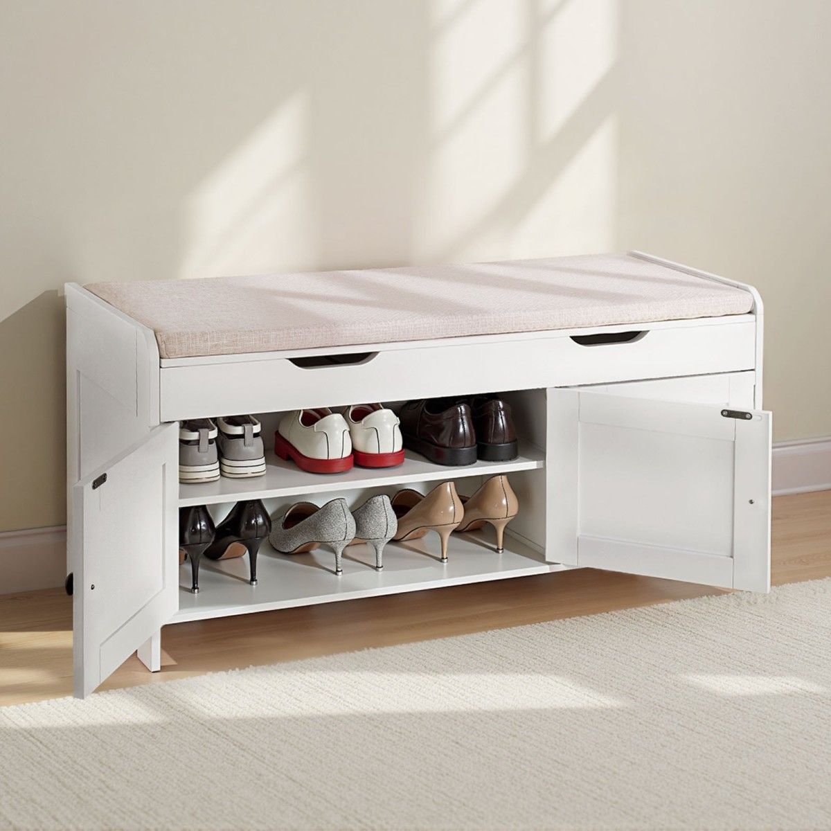 Πάγκος παπουτσιών VEVOR, 1050 x 350 x 503 mm Πάγκος εισόδου με χώρο αποθήκευσης στο επάνω μέρος και μαξιλάρι καθίσματος, ράφι αποθήκευσης παπουτσιών 250 lbs με 3 ντουλάπια και ρυθμιζόμενο ύψος, για υπνοδωμάτιο, διάδρομο, λευκό + μαύρο