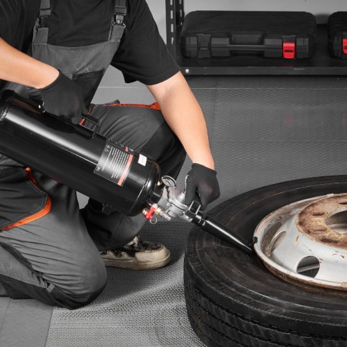 VEVOR Portable Tire Bead Seat, 2,1 Gal / 8 L Air Bead Blaster, Handheld Tire Inflator Tool, 87-116 PSI Operating Pressure, Trigger Seating Inflator for Car, Compact SUV, Light Truck, E-Bike, RV, ATV