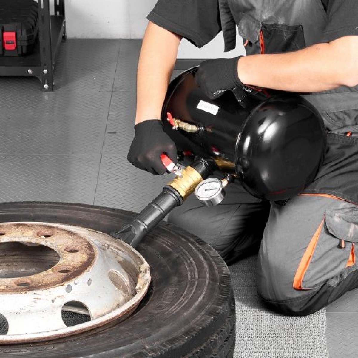 VEVOR Air Tire Bead Seat, 5 Gal / 18,9 L, Heavy Duty Tire Bead Blaster Tool, 87-116 PSI Operating Pressure, Air Trigger Seating Inflator for Pickup, Truck, ATV, Jeep, Van, Lawn Tractor, RV, Black