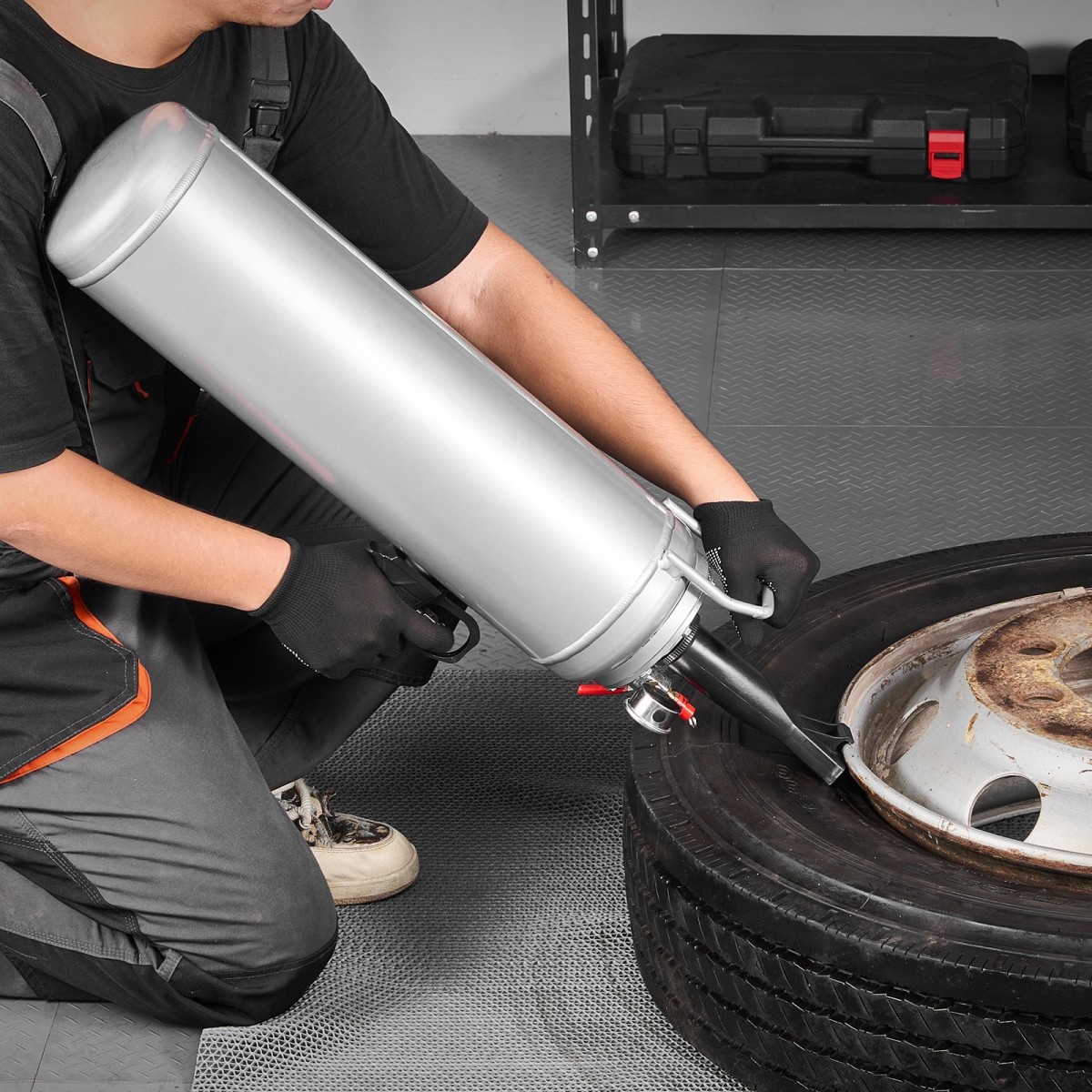 VEVOR Portable Tire Bead Seat, 3,2 Gal / 12 L Air Bead Blaster, Handheld Tire Inflator Tool, 87-116 PSI Operating Pressure, Trigger Seating Inflator for Car, Compact SUV, Light Truck, E-Bike, RV, ATV