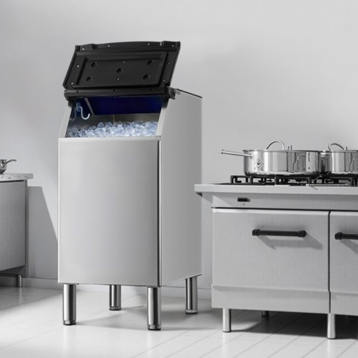 VEVOR Commercial Ice Maker Storage Doll, 136 KG Capacity Ice-Kan, Inox Steel Commercial Ice Storage Bill με Ρυθμιζόμενα Αντιολισθητικά Λαστιχένια Πόδια, Κατάλληλος για Εστιατόρια ξενοδοχεία και καταστήματα ποτών