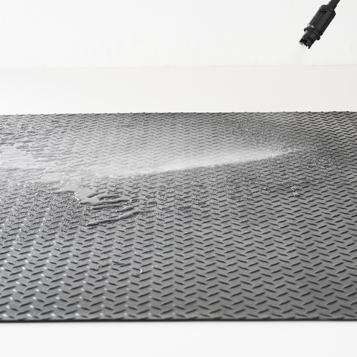 Ρολό δαπέδου από καουτσούκ VEVOR Diamond-Plate, 3 mm x 4 ft x 8 ft πατάκι γκαράζ, SBR Rubber ρολό δαπέδου γκαράζ, εύκολο στο καθάρισμα, διαμαντένιο ελαστικό χαλάκι για κάτω από αυτοκίνητα, Garage Industry Gym, Μαύρο