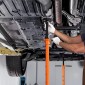 Βάση στήριξης VEVOR Underhoist, Χωρητικότητα 3/4 τόνους κάτω από βάση ανύψωσης, ανύψωση από 38,4 έως 75,4 ίντσες, λαβή περιστροφής με έδραση, βίδα με σπείρωμα που κλειδώνει, δύο τροχοί, εξαρτήματα οχήματος υποστήριξης