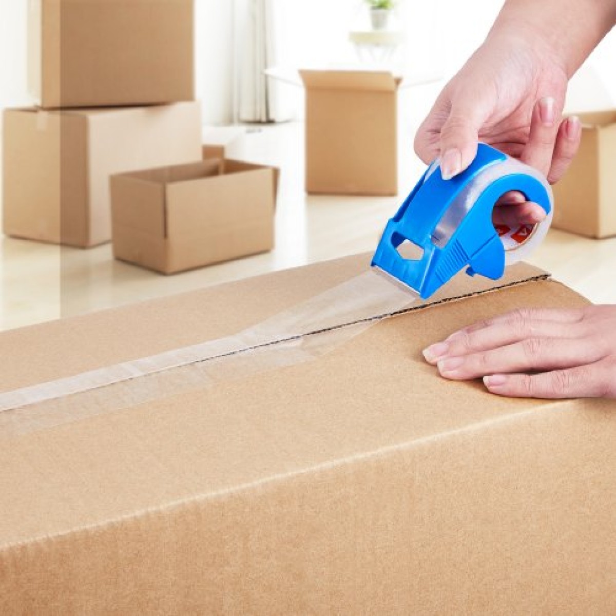 VEVOR Clear Packing Tape, 1,5 ίντσες Core, 6 Rolls 1,88 Inches x 25 Yards Tapepacking with Dispenser, 2,7 Mil Heavy Duty Packaging Tape Σχεδιασμένο για μετακίνηση, αποθήκευση και συσκευασία, αποστολή και αποστολή