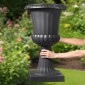 VEVOR Plastic Urn Planters, 40 x 67 cm, 2 Pack Μαύρες Κλασικές Γλάστρες Ζαρντινιέρες Μπροστινής Βεράντας, Εσωτερικό & Εξωτερικό Βάζο για Γάμο, Πάρτι, Εκδήλωση, Σπίτι, Σκηνή, Κήπο, Μπαλκόνι, Διακόσμηση Βεράντα
