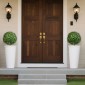 VEVOR Artificial Topiary Boxwood Trees with Ground Spike, 2 Set 559mm faux θάμνοι & θάμνοι φυτά σε γλάστρες, Fake Silk Tree Look Real for Decor Μπροστινή βεράντα Εσωτερική βεράντα Εσωτερική βεράντα Κήπος Μπαλκόνι Πίσω αυλή