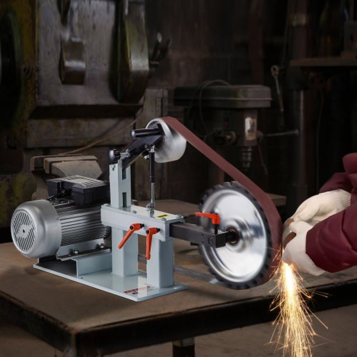 Ταινιοτριβείο VEVOR 2Hp σταθερής ταχύτητας 2 X 82 ιντσών Ιμάντες δίσκου τριβείο με 3 τροχούς λείανσης 110V Πάγκος τριβείο 12 ιντσών Τροχός και επίπεδη βάση εργαλείων για κατασκευή μαχαιριών