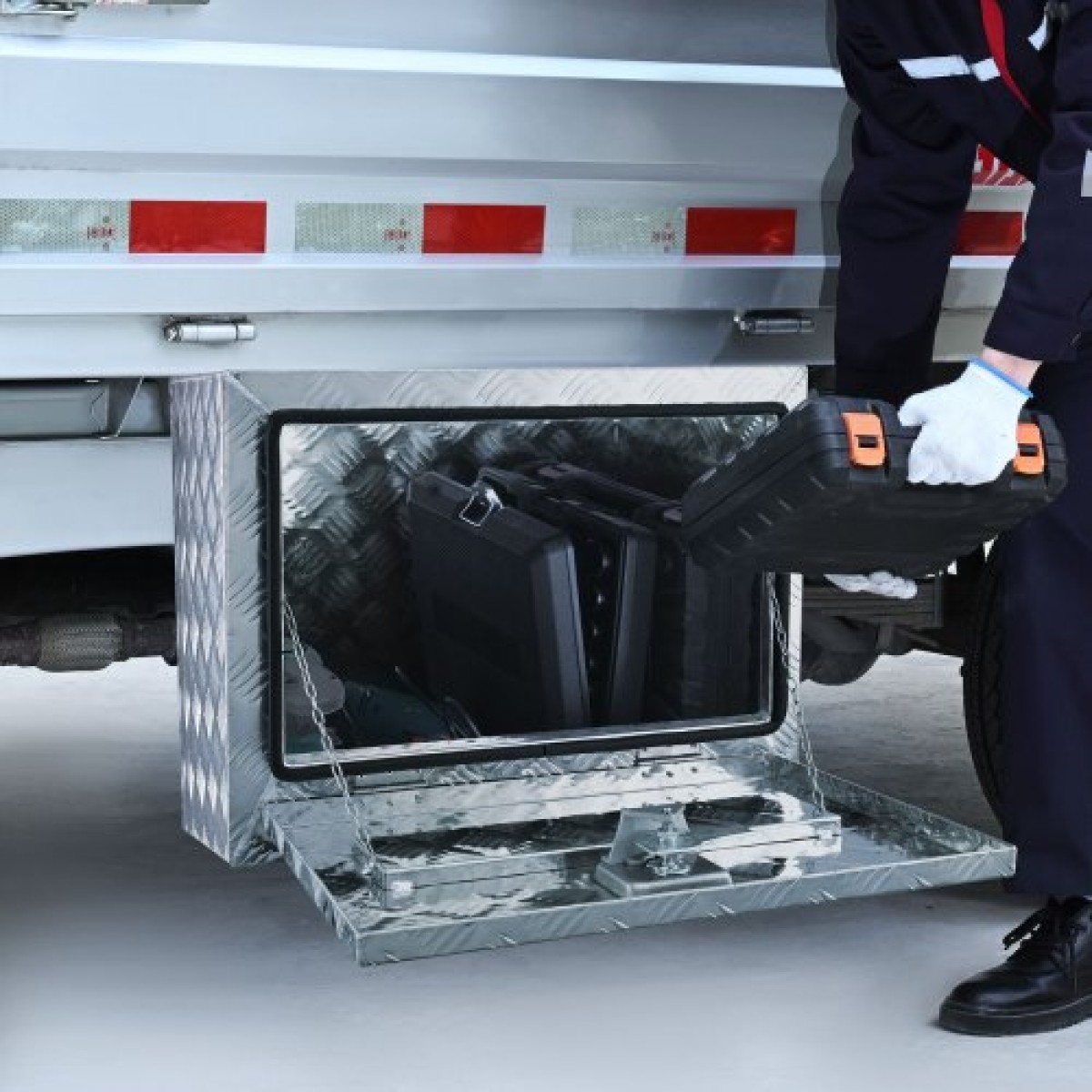 VEVOR Underbody Truck Box, 61 x 35,6 x 40,6 cm Pickup Storage Box, Heavy Duty Aluminium Diamond Plate Tool Box με κλειδαριά και κλειδιά, Αδιάβροχο κουτί αποθήκευσης τρέιλερ με μάνταλο T-Handle για φορτηγό, φορτηγό, τρέιλερ