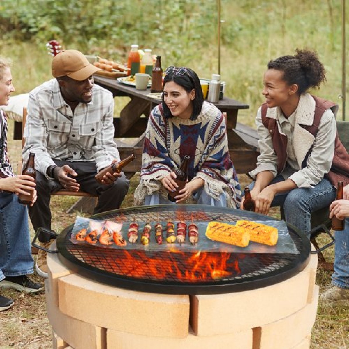 Σχάρα ψησταριάς VEVOR X-Marks Fire Pit, στρογγυλή σχάρα μαγειρέματος, σχάρα ψησίματος από ατσάλι βαρέως τύπου Campfire BBQ με λαβή και σύρμα στήριξης X, φορητό μαγειρικό σκεύος κάμπινγκ για εξωτερικό πάρτι & συγκέντρωση, 30 ιντσών μαύρο