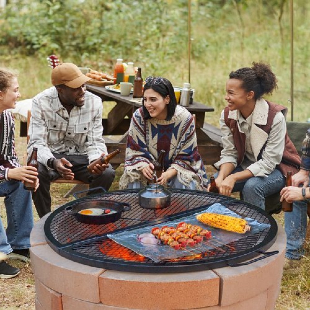 Σχάρα ψησταριάς VEVOR X-Marks Fire Pit Grill, Αναδιπλούμενη στρογγυλή σχάρα μαγειρέματος, Heavy Duty Steel Campfire Grill Grill with Handle and Support X Wire, Φορητά μαγειρικά σκεύη Camping για εξωτερικό πάρτι, 36 ιντσών μαύρο