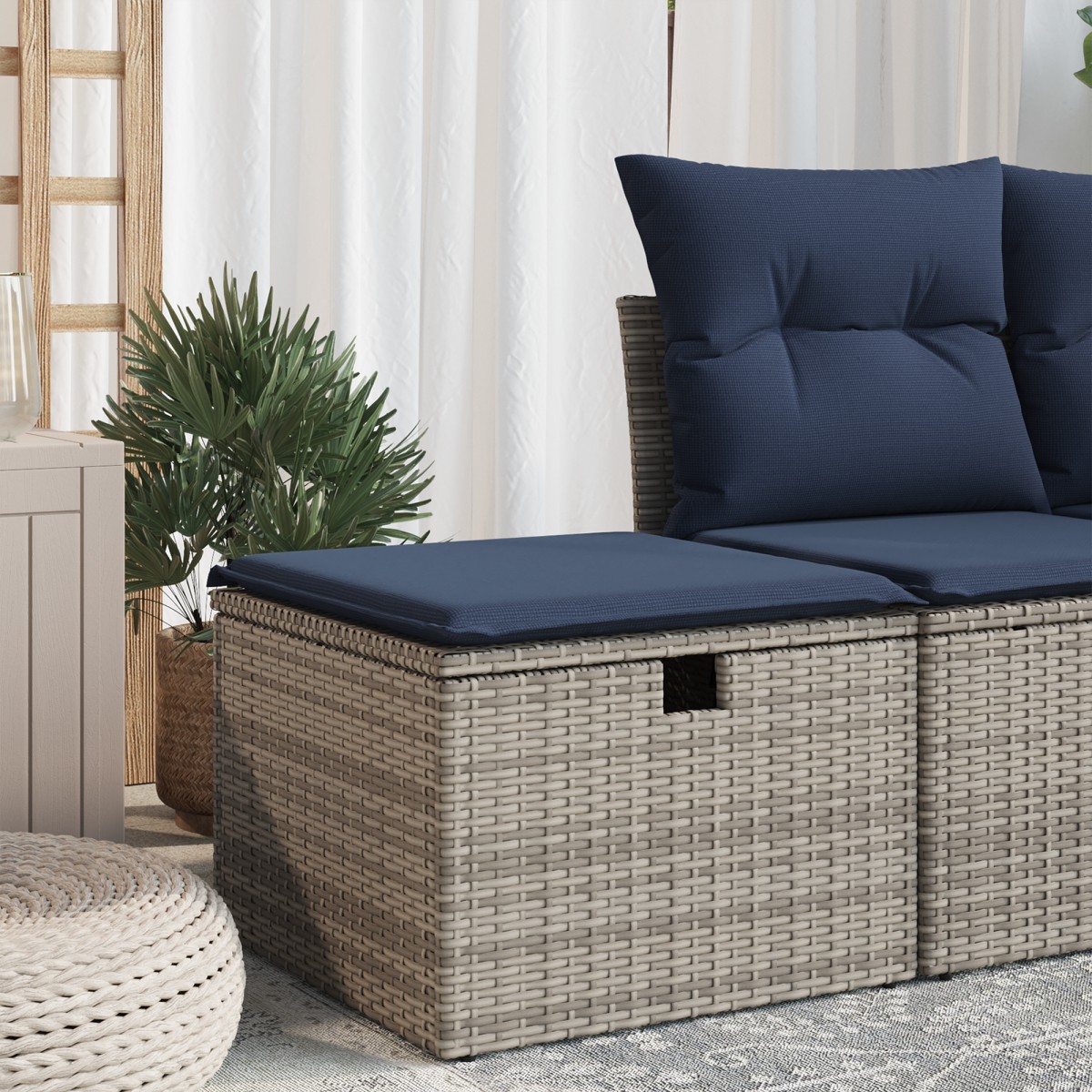 vidaXL Σκαμπό Κήπου με μαξιλάρι Γκρι 55 x 55 x 37 εκ συνθετικό ρατάν