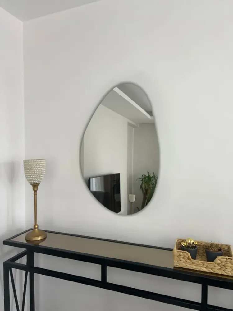 ΑΣΎΜΜΕΤΡΟ ΜΟΝΤΈΛΟ ΚΑΘΡΈΦΤΗ 70x45 cm
